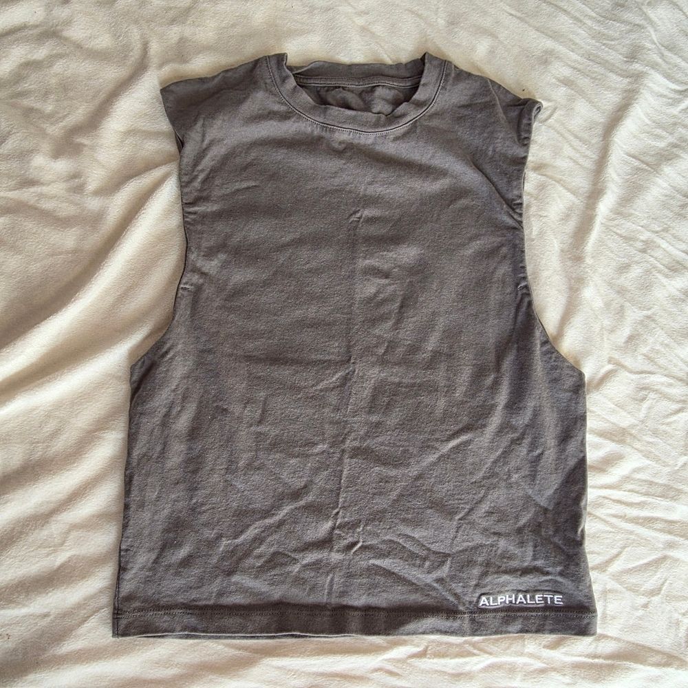 Alphalete Athletics Women's Gray 100% Cotton Cropped Sleeveless Muscle Tank